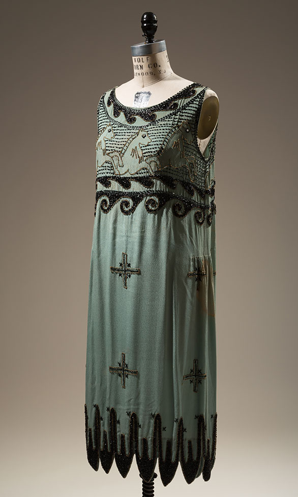 1925_unlicensed_copy_of_Madeleine_Vionnet’s_“Little_Horses”_dress